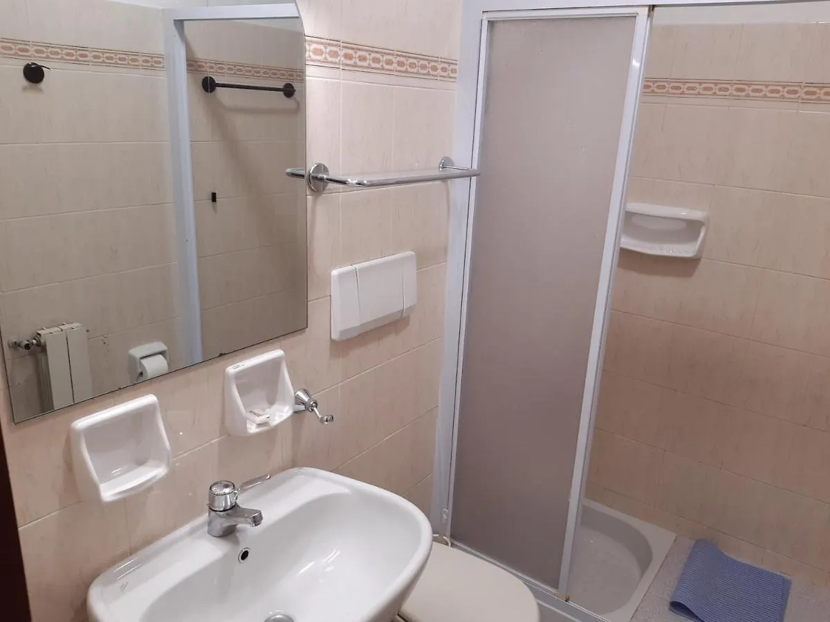 Suore Concezioniste Missionarie - Carmen Salles Roma Bed & Breakfast Rome