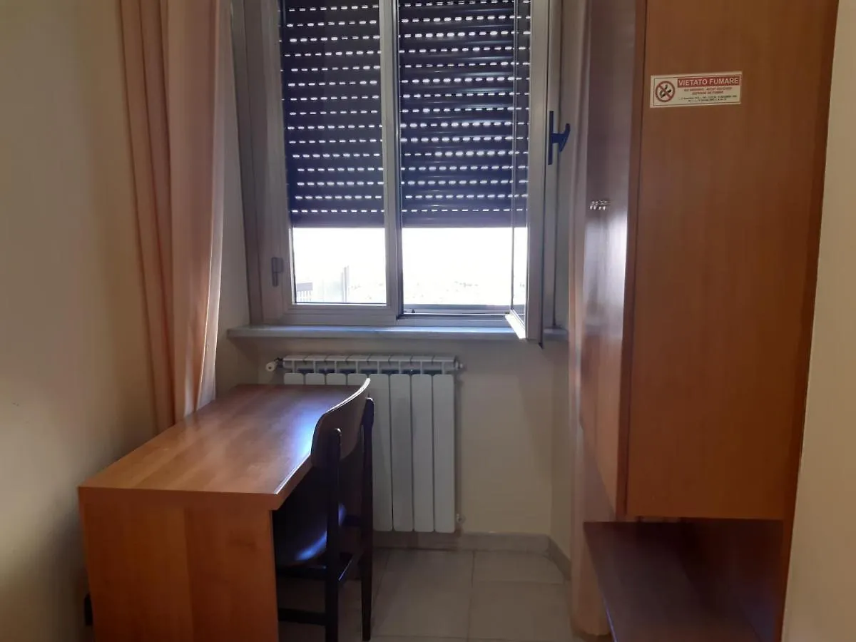 Suore Concezioniste Missionarie - Carmen Salles Roma Bed & Breakfast 0*, Rome