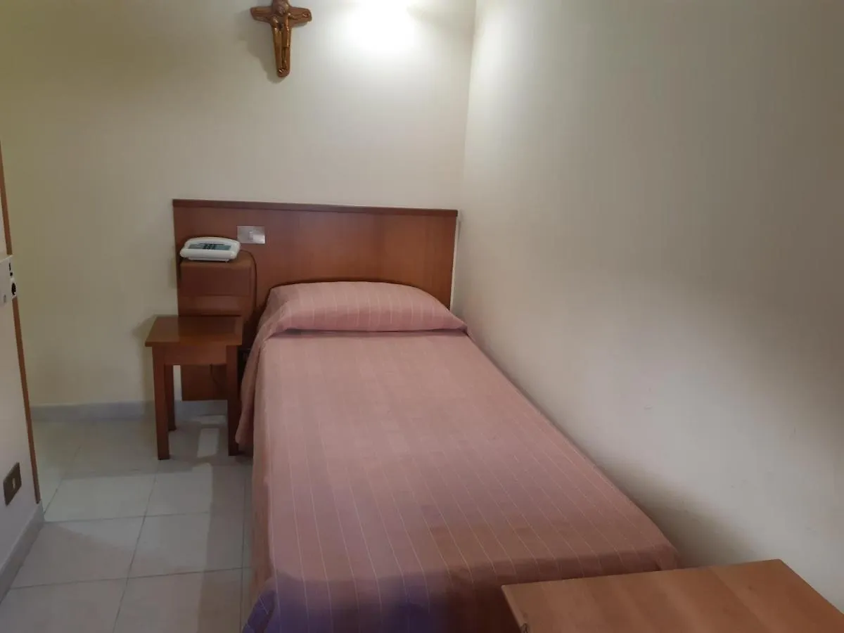 Suore Concezioniste Missionarie - Carmen Salles Roma Bed & Breakfast 0*, Rome