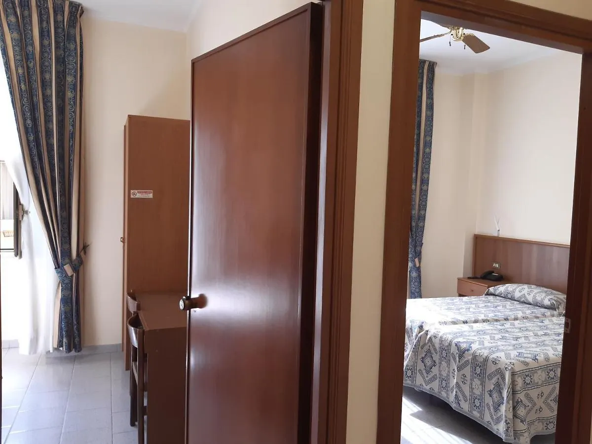 Suore Concezioniste Missionarie - Carmen Salles Roma Bed & Breakfast 0*, Rome